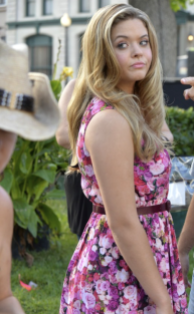 alison-dilaurentis-and-urban-outfitters-wrapped-chain-necklace-gallery